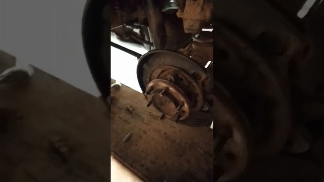 Ленд Крузер Прадо 150. ремонт и замена тросика ручника. смотреть онлайн