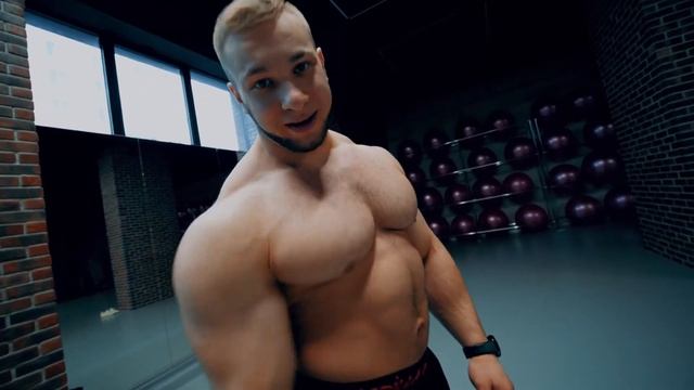 Grigory Globin practice posing with Vitaly Ugolnikov смотреть онлайн
