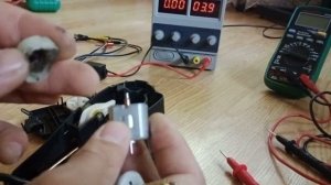 Carisma 2002: привод замка багажника