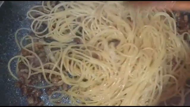 🍝أاااالذ سباكيتيي (كربونارا)جربوها وما تندمو😋😋 -Italian Spaghetti alla Carbonara смотреть онлайн