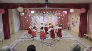 Игровой хоровод «Пошла коза по лесу». Ведущая: Юданова Ангелина. Мы танцем, мы играем.