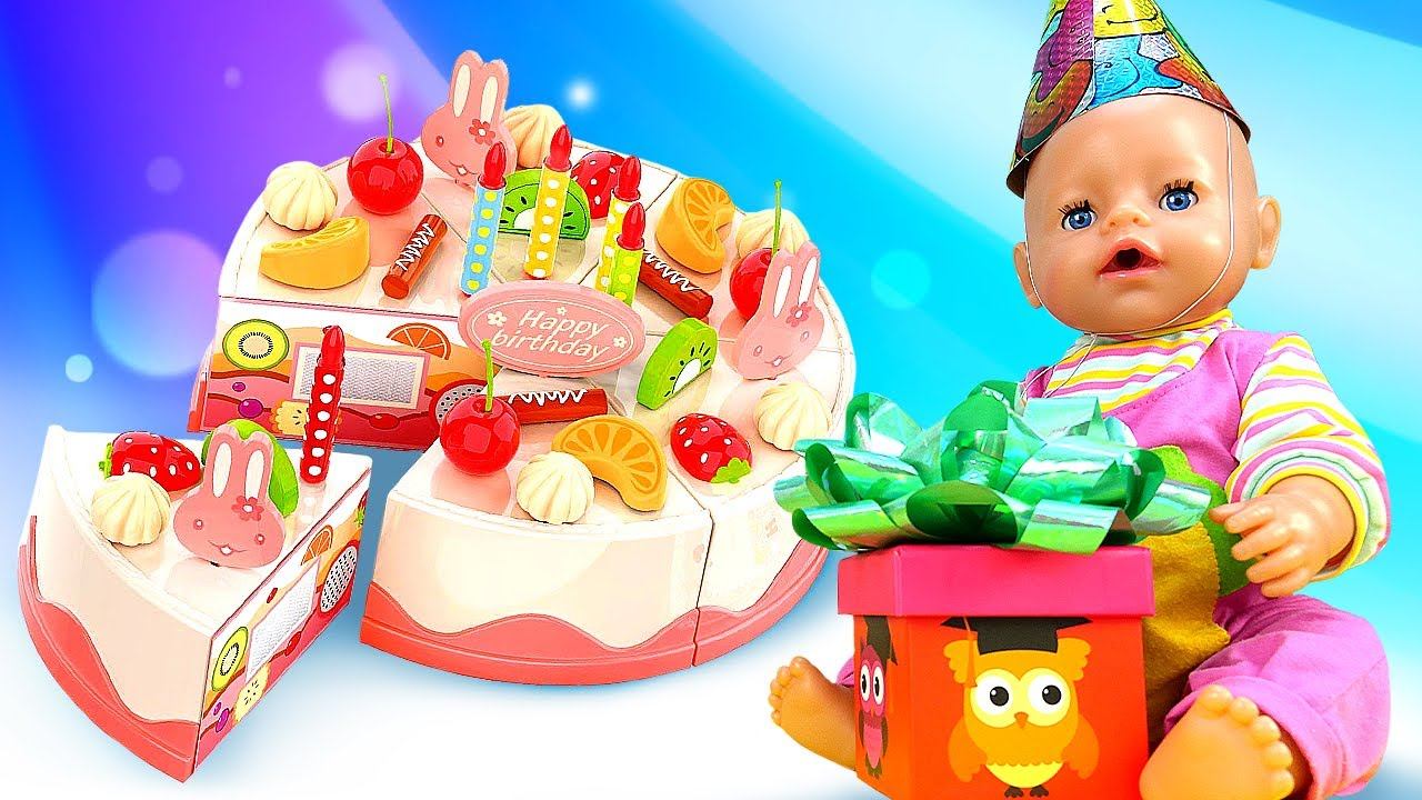 Весёлые игры с БЕБИ БОН - Как потушить свечи на Торте? - Смешные видео с куклой Baby Born смотреть онлайн