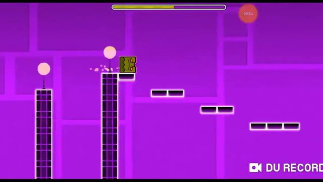 Geometry Dash прошёл первую карту (убавьте звук) смотреть онлайн