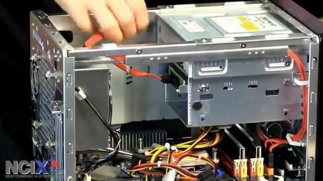 How to Build a Shuttle Mini PC NCIX Tech Tips смотреть онлайн