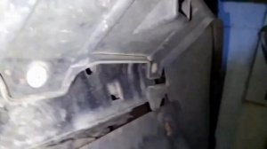 VW Tiguan remove the front bumper - VW Tiguan снимаем передний бампер и фару перезалив