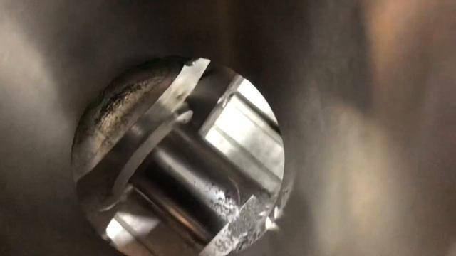 Audi Q7 4,2 BAR Як зробити виборки в гільзах після гільзовки блока. смотреть онлайн