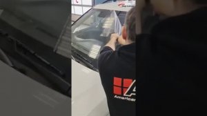 Удаление защитной пленки с лобового стекла