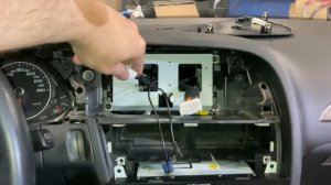 Audi A4 b8 демонтаж штатной магнитолы + установка магнитолы на Android/ dismantling the head unit