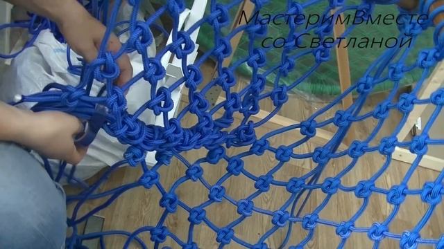 Бесплатный МК диванчик. Процесс плетения диванчика, а так же, как сделать мягкую подушку. смотреть онлайн