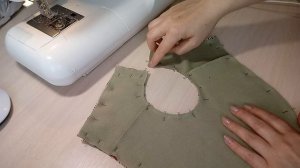 Как сшить манишку из флиса