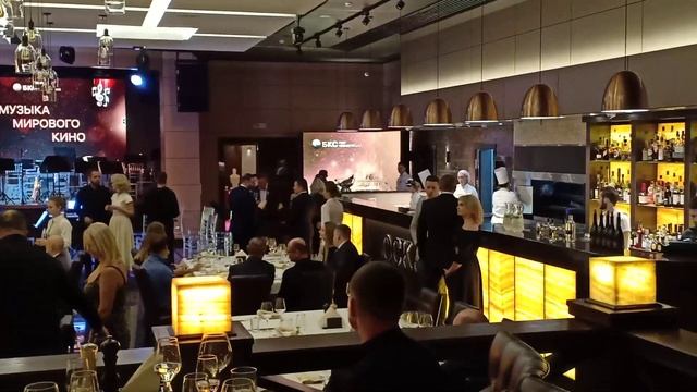 Инвестиционной компании БКС 27 лет. Празднуют в Омске. смотреть онлайн