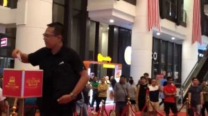 Парень достал САМЫЙ большой СЛИТОК ЗОЛОТА!