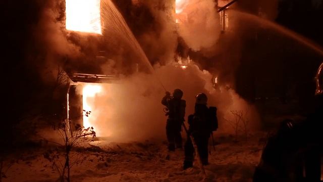 О пожаре двухэтажнего расселённого дома смотреть онлайн