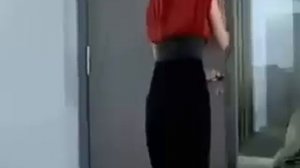 Девушка пукнула в офисе