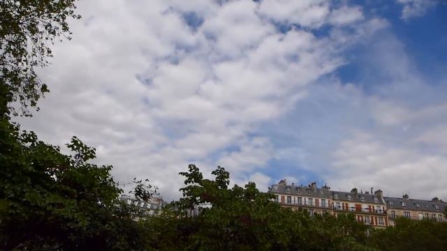 в очереди в катакомбы Парижа смотреть онлайн