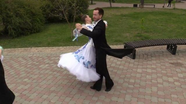 Народный хореографический коллектив "ФИЕСТА" ЕГЦНК - "Майский вальс" смотреть онлайн
