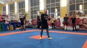 Как правильно бить кулаком. В этом видео мы рассмотрим, как правильно бить в боксе.