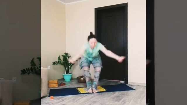 Йога с Екатериной Семик. Вытяжение. смотреть онлайн