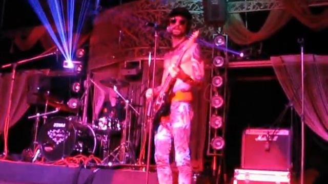 Quest Pistols В ТАГАНРОГЕ 06.04.2012 смотреть онлайн
