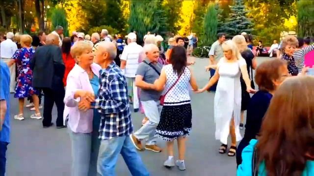 ОКЕАН ЛЮБВИ!!! 24 сентября 2023 ХАРЬКОВ ТАНЦЫ В ПАРКЕ,УКРАИНА! смотреть онлайн