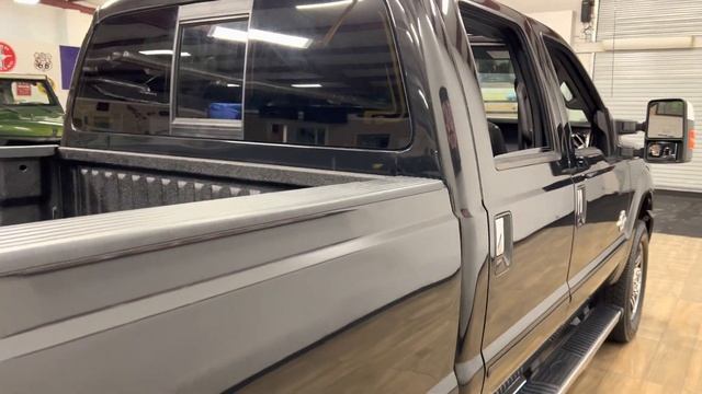 2015 FORD F350 SUPER DUTY CREW CAB - PLATINUM PICKUP 4D 6 3/4 FT смотреть онлайн