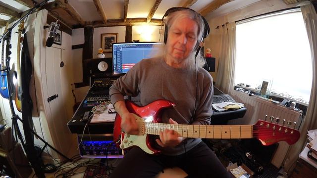 JV with the Vintage V6 John Verity Signature model смотреть онлайн