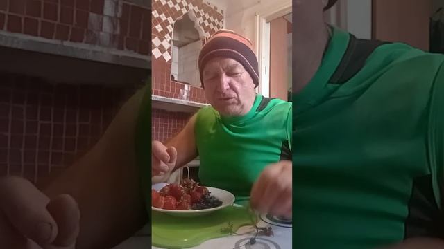 На десерт клубника с огорода смотреть онлайн