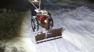 САМОДЕЛЬНАЯ Лопата для уборки снега с помощью МОТОБЛОКА