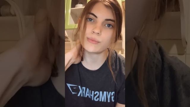 Девочке три она едет у папы на ше смотреть онлайн