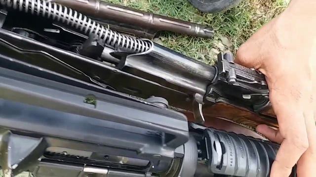 comparsion Ak47 vs M16|Difference between Ak vs AR 15 rifle смотреть онлайн