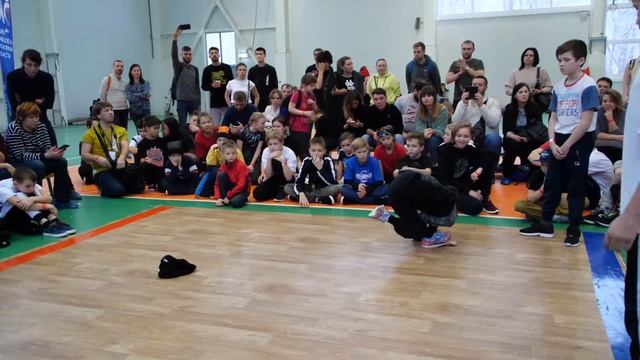 отбор 11-13 Storm vs Федор vs Ярослав vs Space Dan - брейкданс чемпионат г.Королев смотреть онлайн