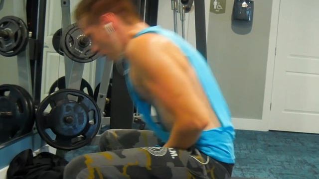Влог : КАЧАЕМ ГРУДНЫЕ МЫШЦЫ смотреть онлайн