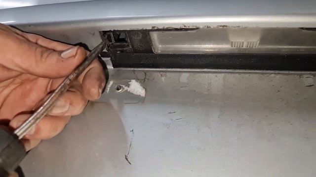 how to replace number plate bulb on Toyota Yaris 2005 смотреть онлайн