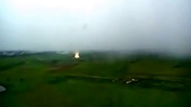 Посадка в сильную грозу, глазами пилота смотреть онлайн