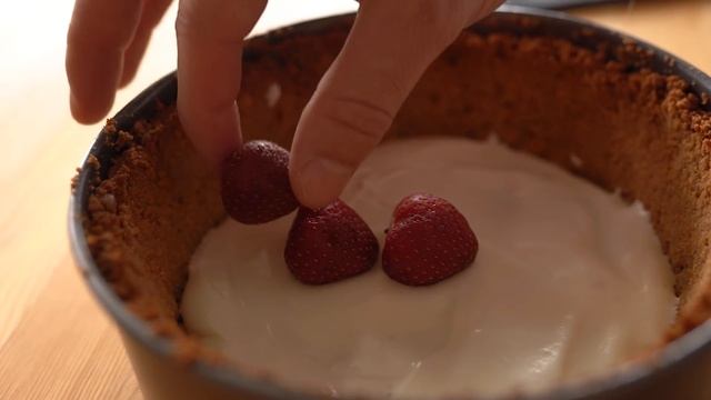 СДЕЛАЛИ КОРОЛЕВСКИЙ ПИРОГ ИЗ ВРЕМЕНИ ПРИКЛЮЧЕНИЯ :3 / ПОВТОРЯЕМ ЕДУ ИЗ МУЛЬТФИЛЬМОВ смотреть онлайн