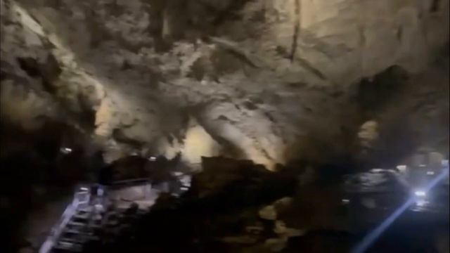 ⛺️Попали в пещеру 😱 смотреть онлайн