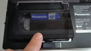 Переходник для видеокассет с VHS-C на типоразмер VHS - полезная вещь для оцифровки!