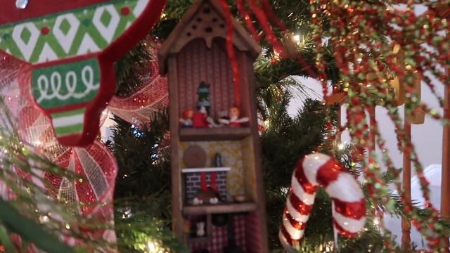 OVER THE TOP CHRISTMAS TREE! | WHIMSICAL TREE DECOR | CHRISTMAS 2019 | But Olive U More смотреть онлайн