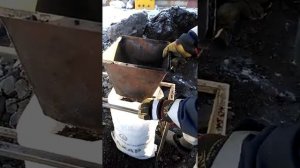 Приспособление для набора угля в мешки...