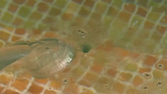 Водоворот с помощью душа