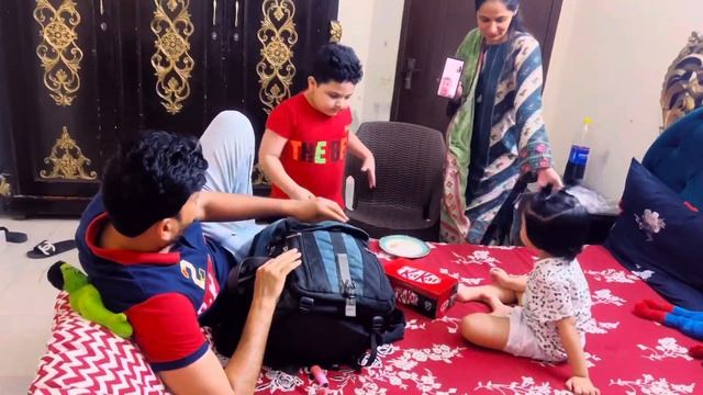 Gulak m kia m nay ( Eid ul Adha ) Qurbani k paisy jama, umair hue kush.. Aaban or mjhy laga current смотреть онлайн