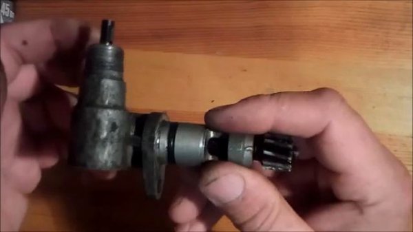 Дергается стрелка спидометра. Как поменять привод спидометра