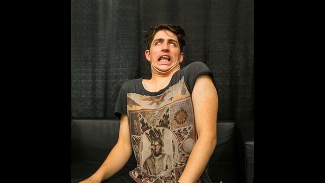 Porter Robinson Plays Scary maze Game (No Amogus) смотреть онлайн