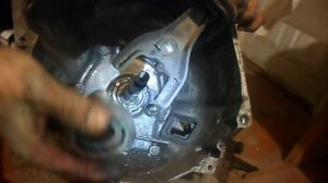 Замена вилки и выжимного подшипника ВАЗ.Replacing fork and release bearing WHA.