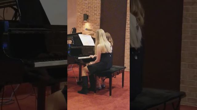 Piano Recital смотреть онлайн