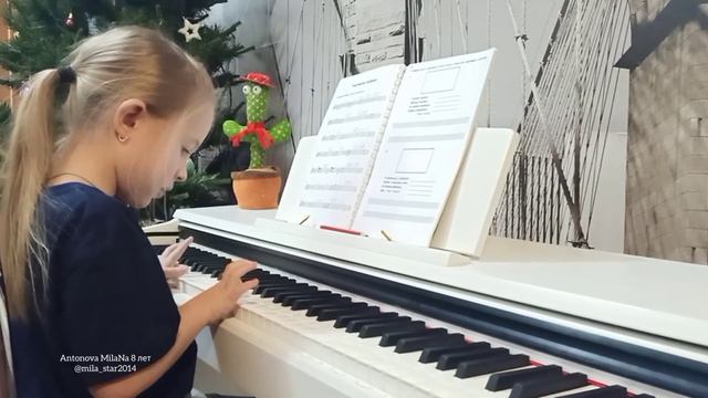 Antonova MilaNa 8 лет / Китайский мальчик/ Игра на пианино 🎹 смотреть онлайн