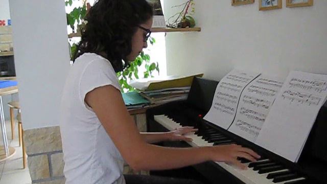 Smuglyanka (Смуглянка) - Piano смотреть онлайн