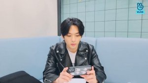 Стрэй кидс читают фф по минсонам..?