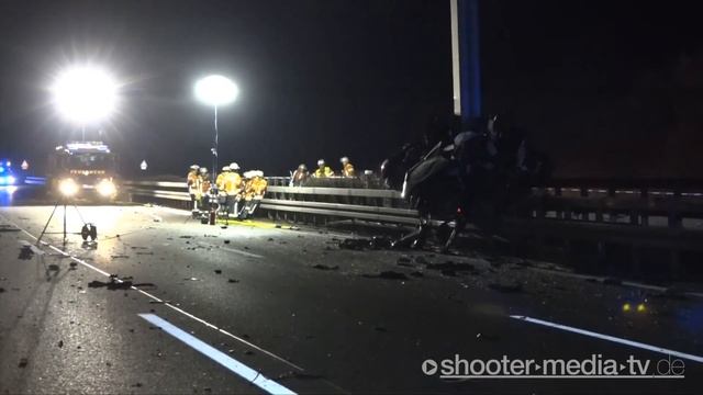 AUDI RS6 +300KM/H CRASH ON THE GERMAN AUTOBAHN смотреть онлайн