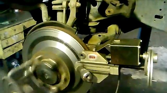 ПРОТОЧКА ДИСКА НЕ СНИМАЯ С АВТО ПРАДО 120 смотреть онлайн
